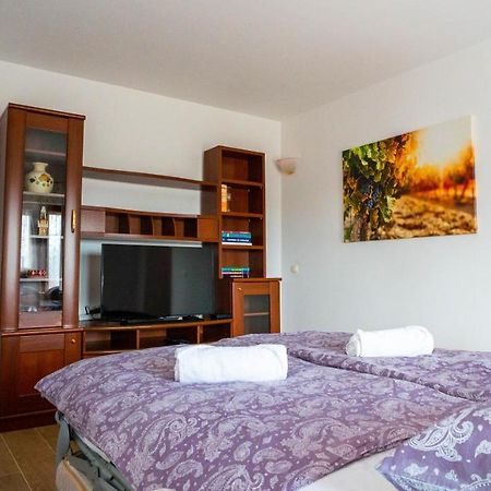 Apartma Tri Oljke Dobrovo Kültér fotó