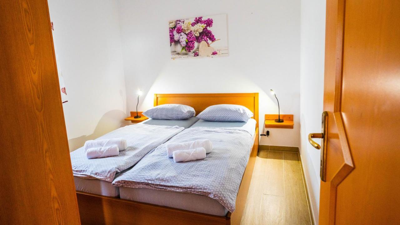 Apartma Tri Oljke Dobrovo Kültér fotó