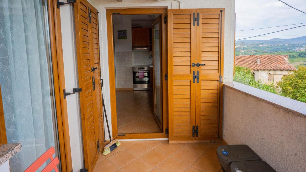 Apartma Tri Oljke Dobrovo Kültér fotó